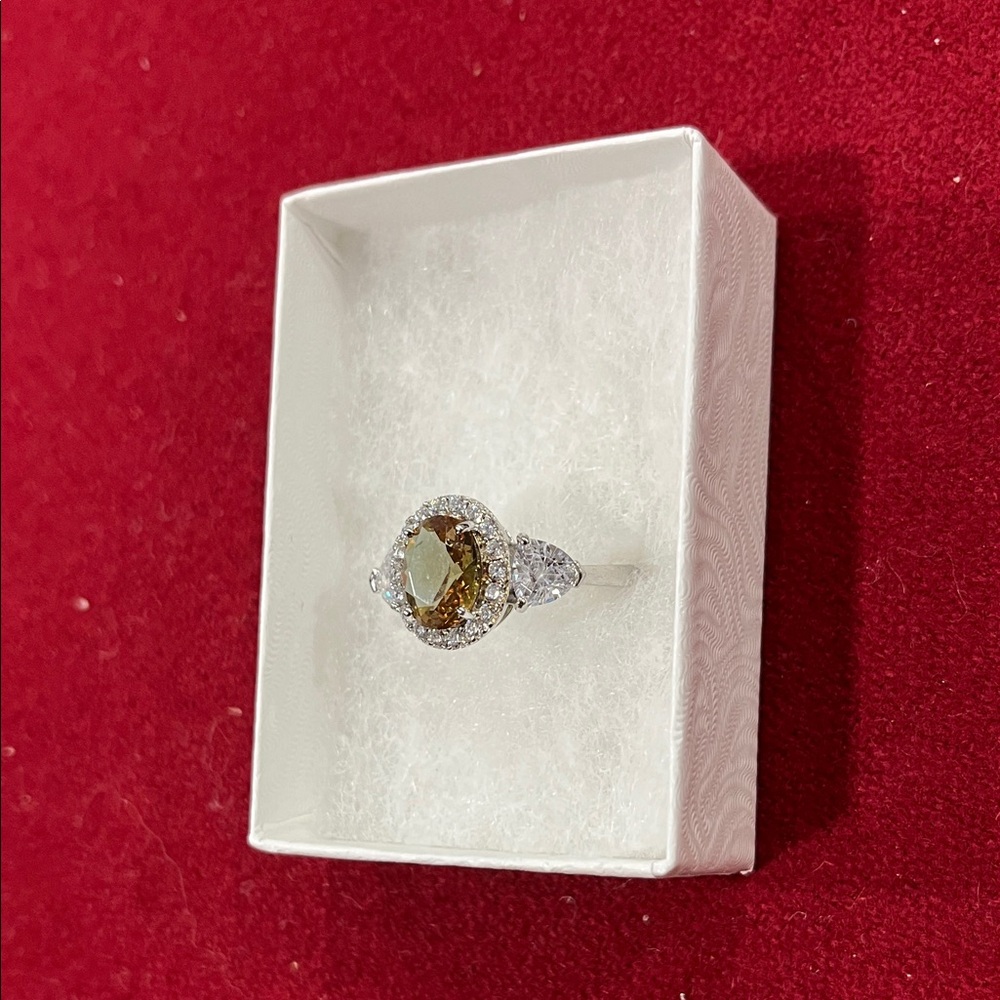 Elegant Women's Silver Ring with Gold Accent